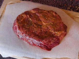 Говядина  Steak Chuck Roll, влажная выдержка Тростинка (в вакууме) фото