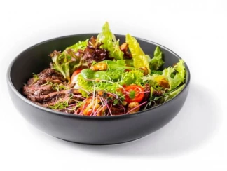 Салат з яловичиною та овочами stir-fry фото