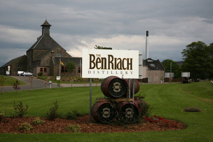 Віскі "BenRiach" історія винокурні, смак та період витримки напою, відгуки покупців фото